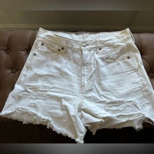 American eagle women’s distressed white jean shorts size 10